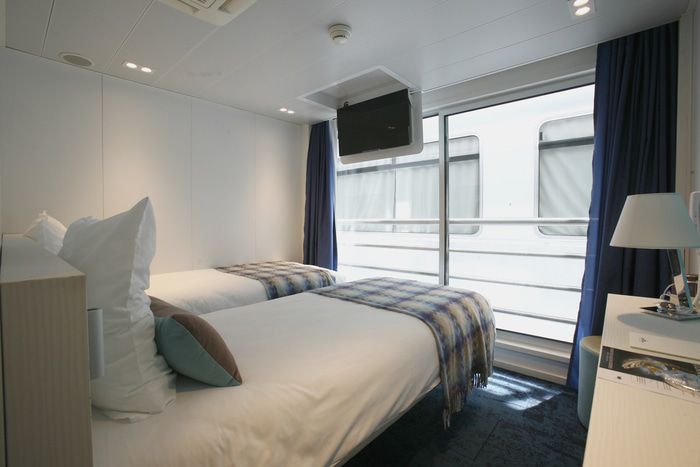 Middle Deck 2 Adjustable Twin Beds - Cat. B